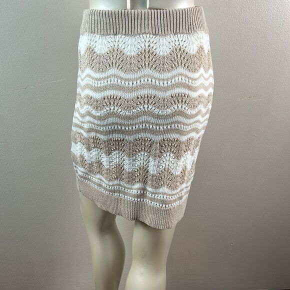 Beautiful ANTHROPOLOGIE crochet knit sweater skirt size medium - Picture 6 of 8
